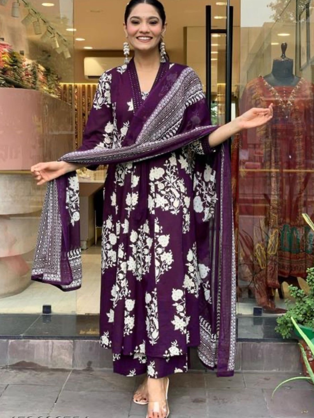 

Heavenly Attire Women Floral Printed Regular Pure Cotton Kurta with Palazzos & With Dupatta, Burgundy