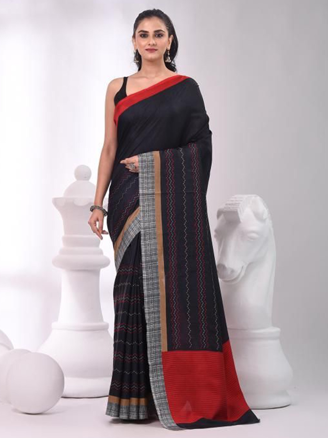

VIBHAVARI Embroidered Chanderi Saree, Black