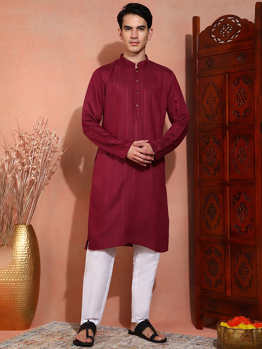 

SWAGG INDIA Men Kurta, Maroon