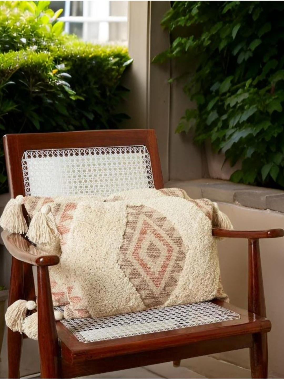 

Aura Beige & Brown 2 Pieces Geometric Woven Design Rectangle Tasselled Cushion Covers