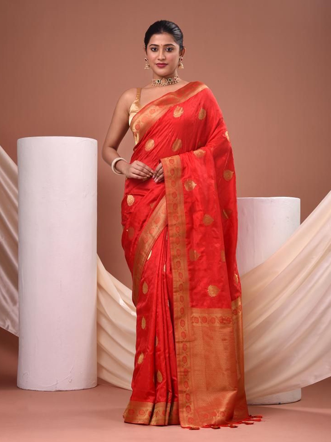 

VIBHAVARI Ethnic Motifs Woven Design Zari Banarasi Saree, Red