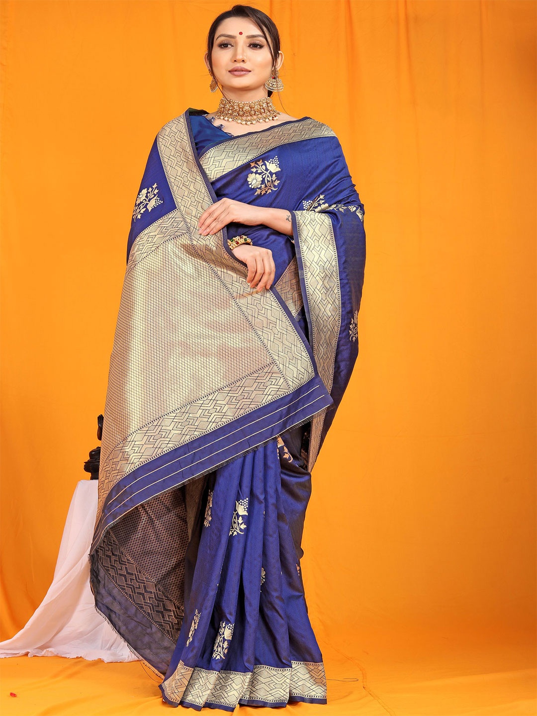 

amirat Woven Design Zari Pure Silk Banarasi Saree, Navy blue