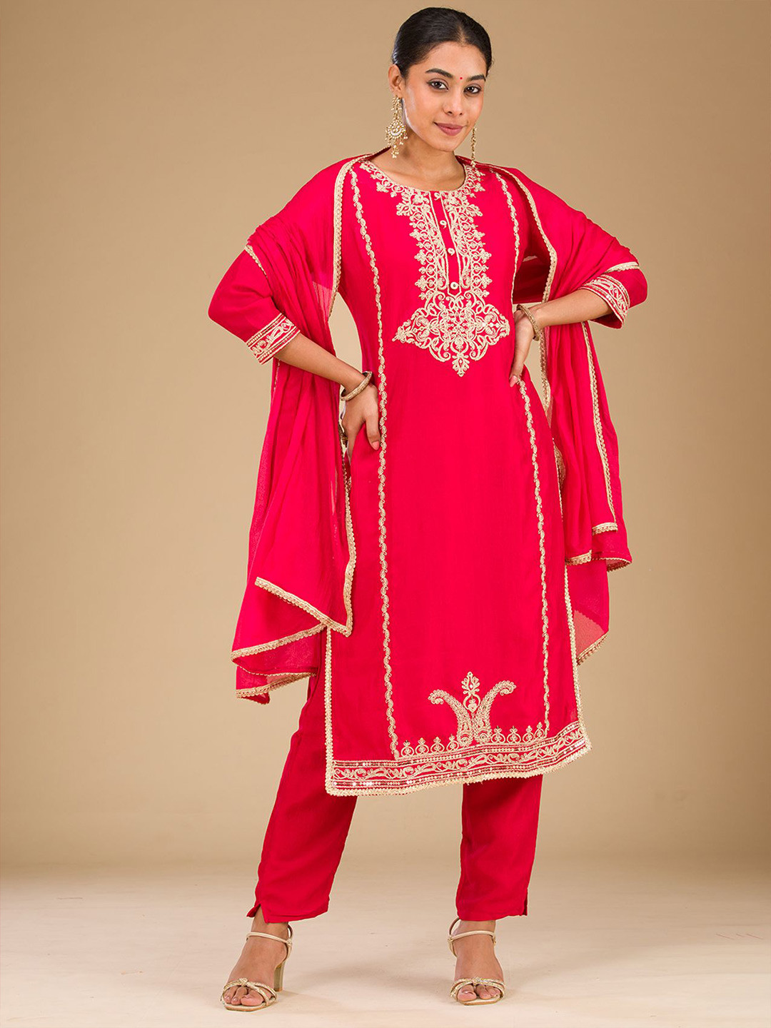 

Koskii Floral Embroidered Thread Work Straight Kurta with Trousers & Dupatta, Red