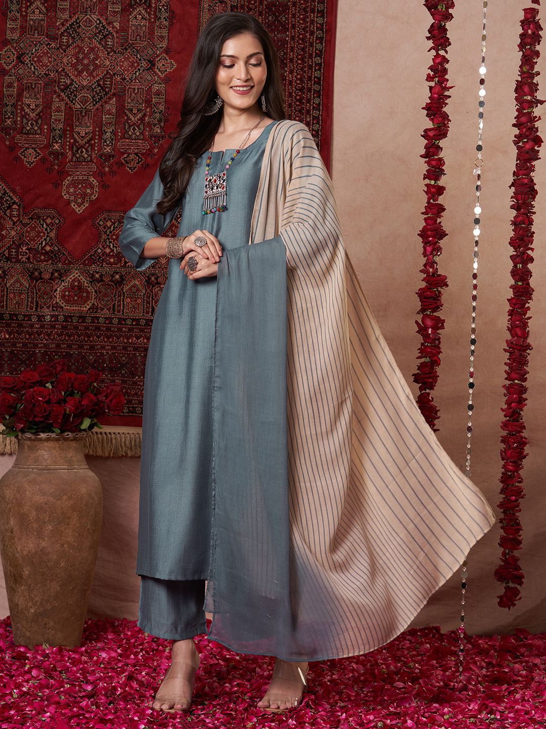 

GoSriKi Notch Neck Kurta With Palazzos And Dupatta, Grey