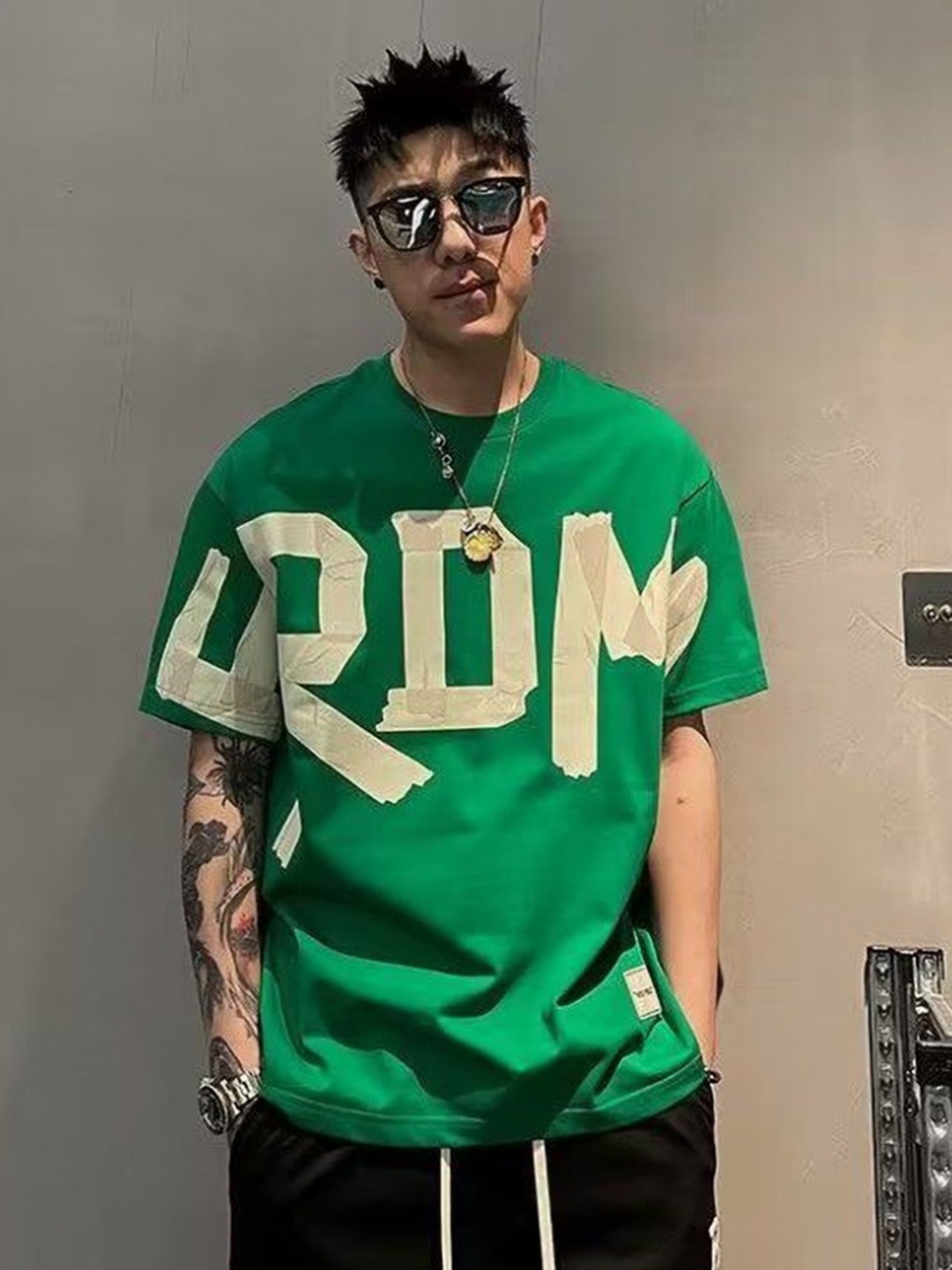

StyleCast x Revolte Men Printed Raw Edge Boxy T-shirt, Green