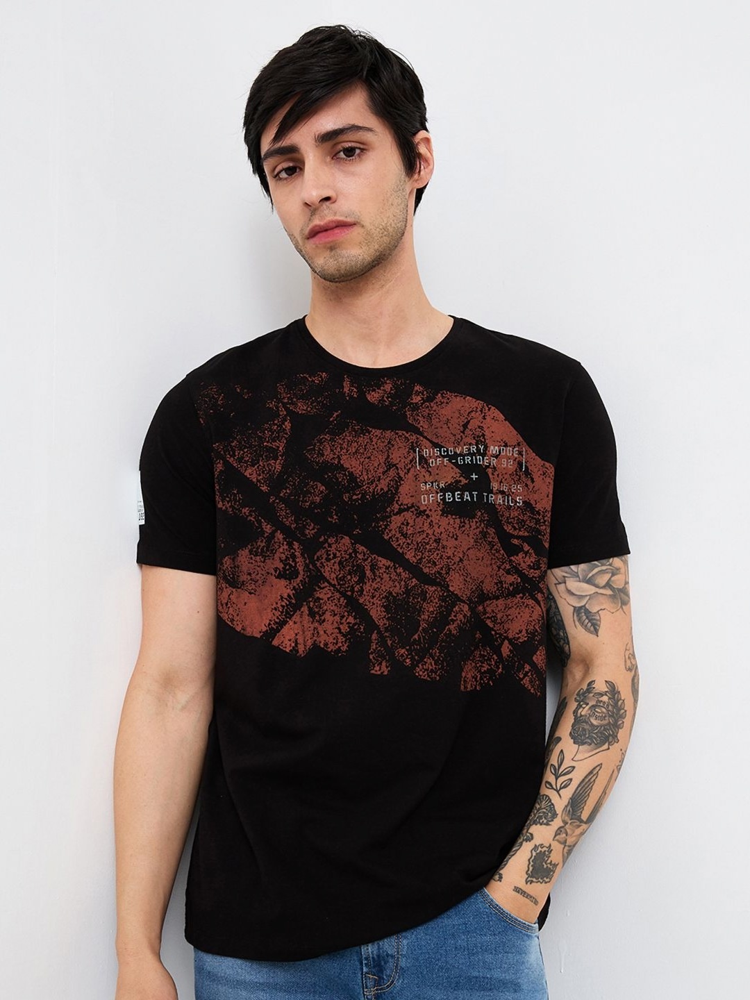 

SPYKAR Men Abstract Printed Round Neck Cotton Slim Fit T-shirt, Black