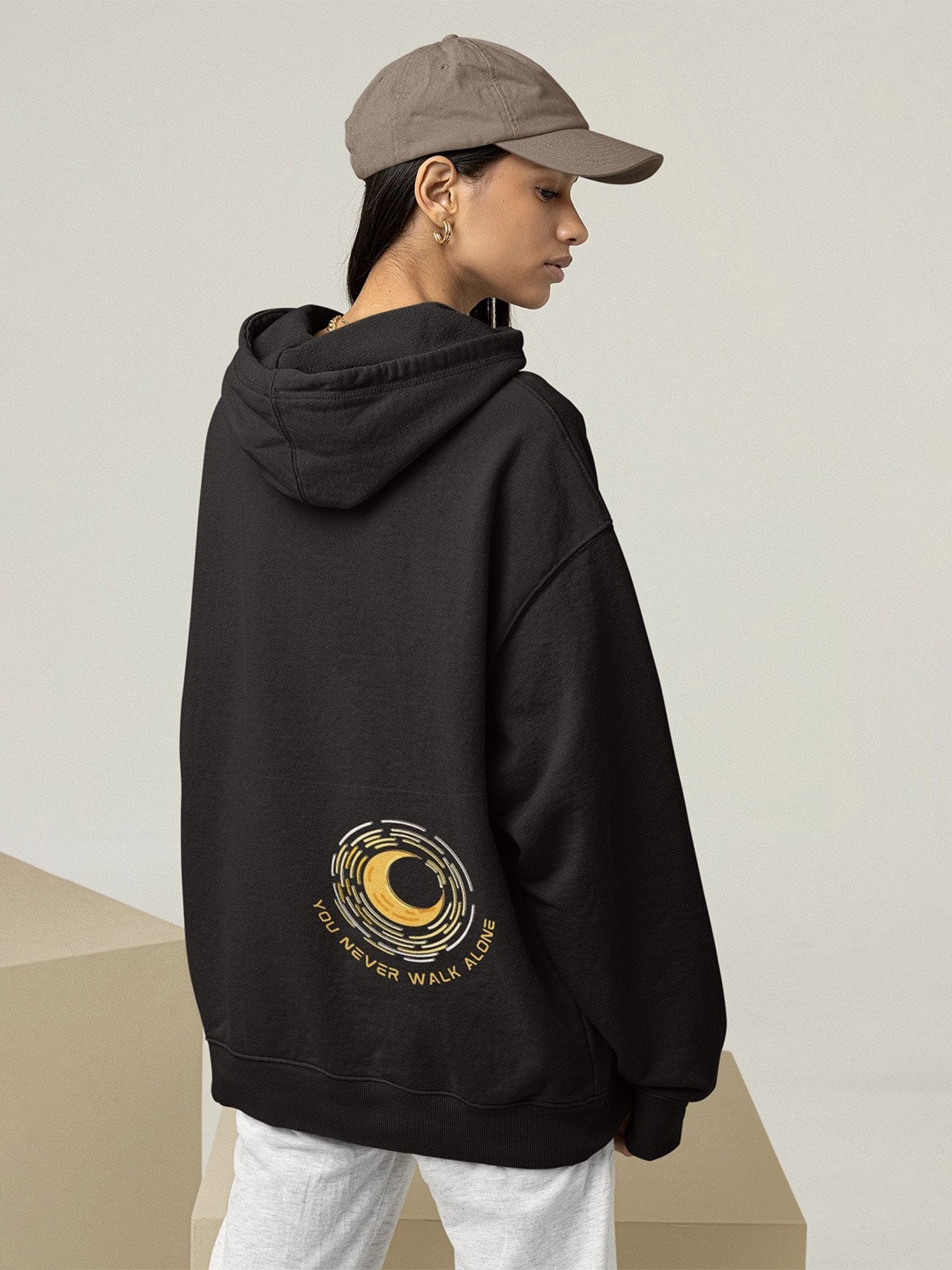 

TheBTclub Men Printed Hooded Sweatshirt, Black