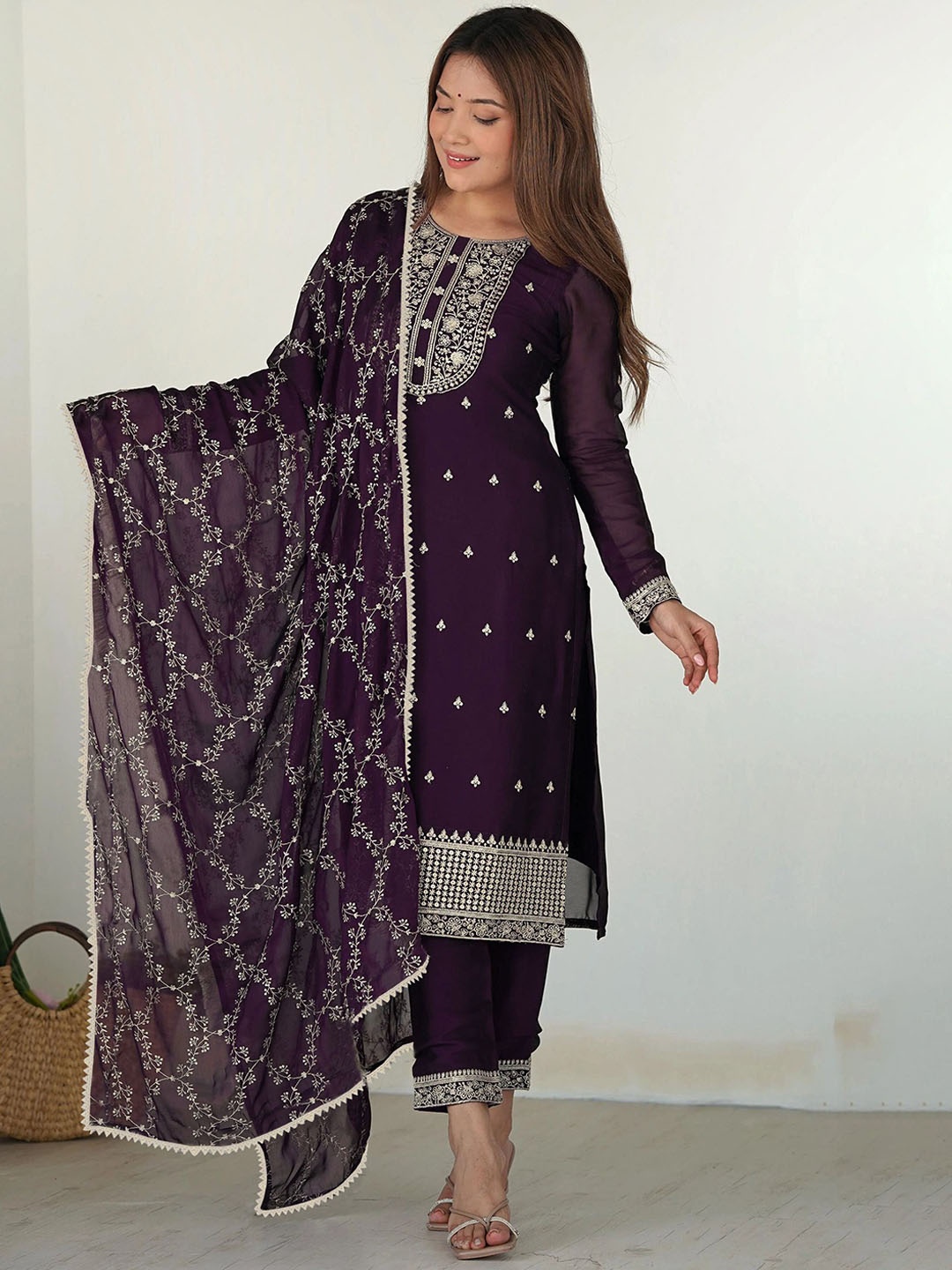 

Moda Rapido Floral Embroidered Cotton Silk Thread Work Kurta, Purple