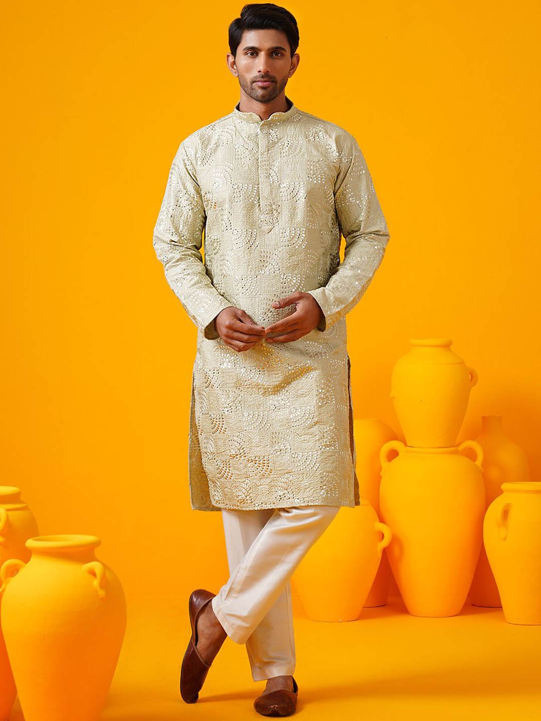 

SOJANYA LUXE Geometric Embroidered Mandarin Collar Thread Work Straight Kurtas, Green