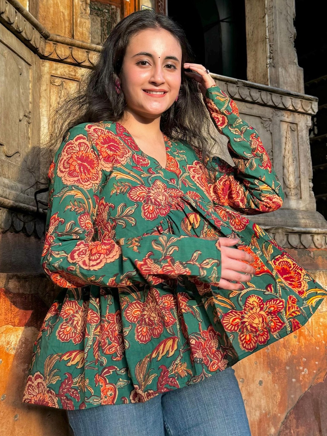 

Vastravali Jaipur Floral Printed V-Neck Pure Cotton Pleated Anarkali Kurti, Green