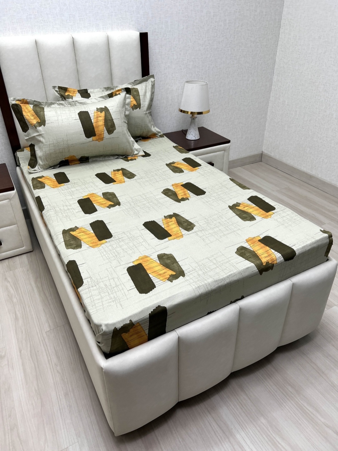 

Pure Decor Grey Abstract Printed Pure Cotton 240 TC Single Bedsheet Set-1.73 m x 2.36 m