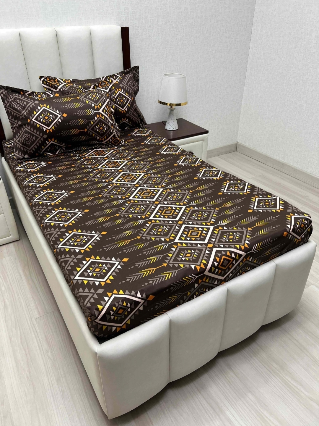 

Pure Decor Brown Geometric Printed Cotton 240 TC Single Bedsheet Set 1.73 m x 2.36 m
