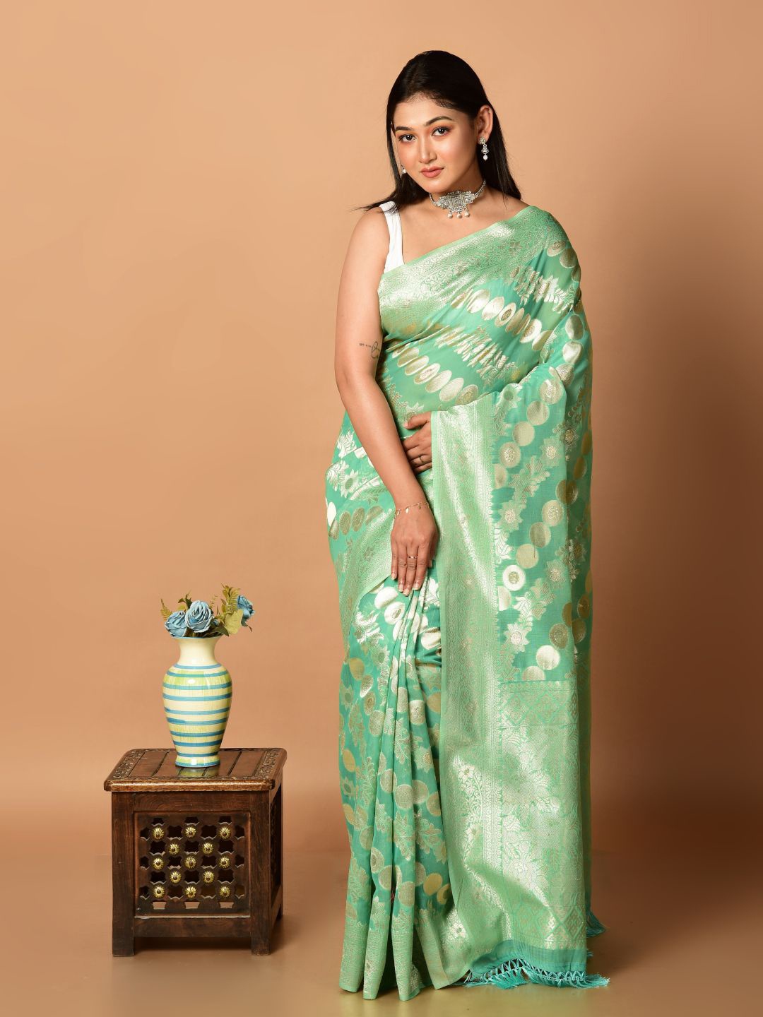 

HOUSE OF ARLI Woven Design Zari Organza Banarasi Saree, Green