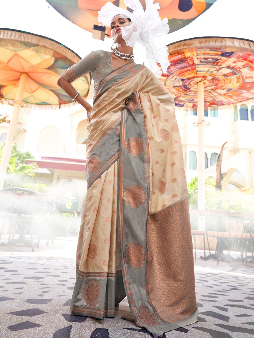 

ODETTE Ethnic Motifs Zari Silk Blend Saree, Beige