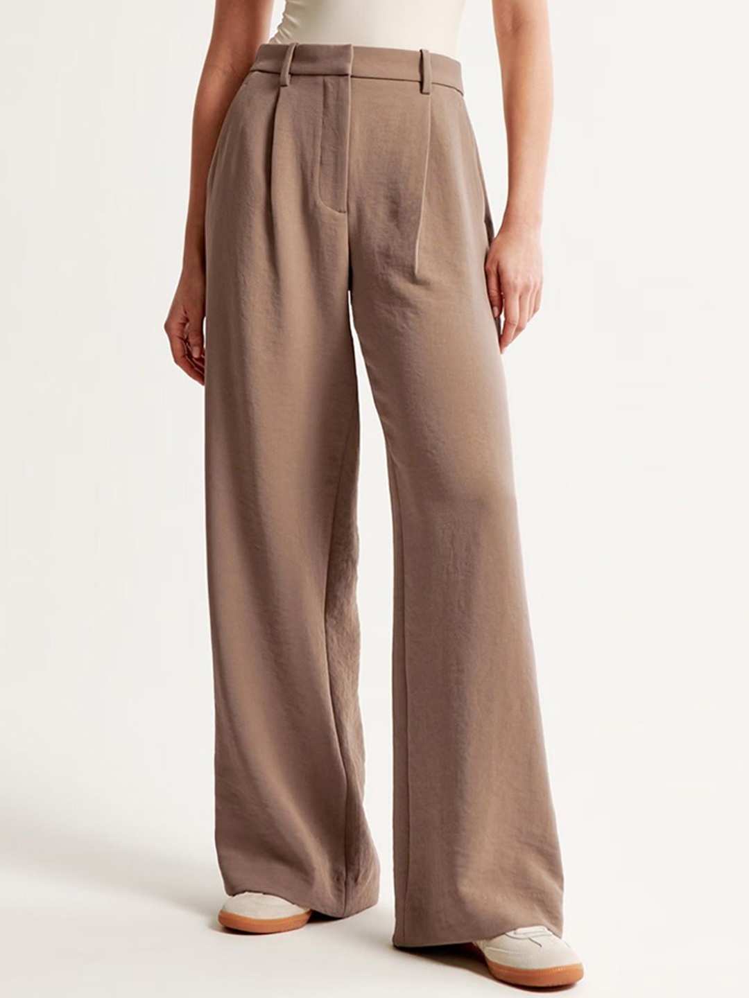 

FNOCKS Women Original Straight Fit Lint Free Pleated Trousers, Beige
