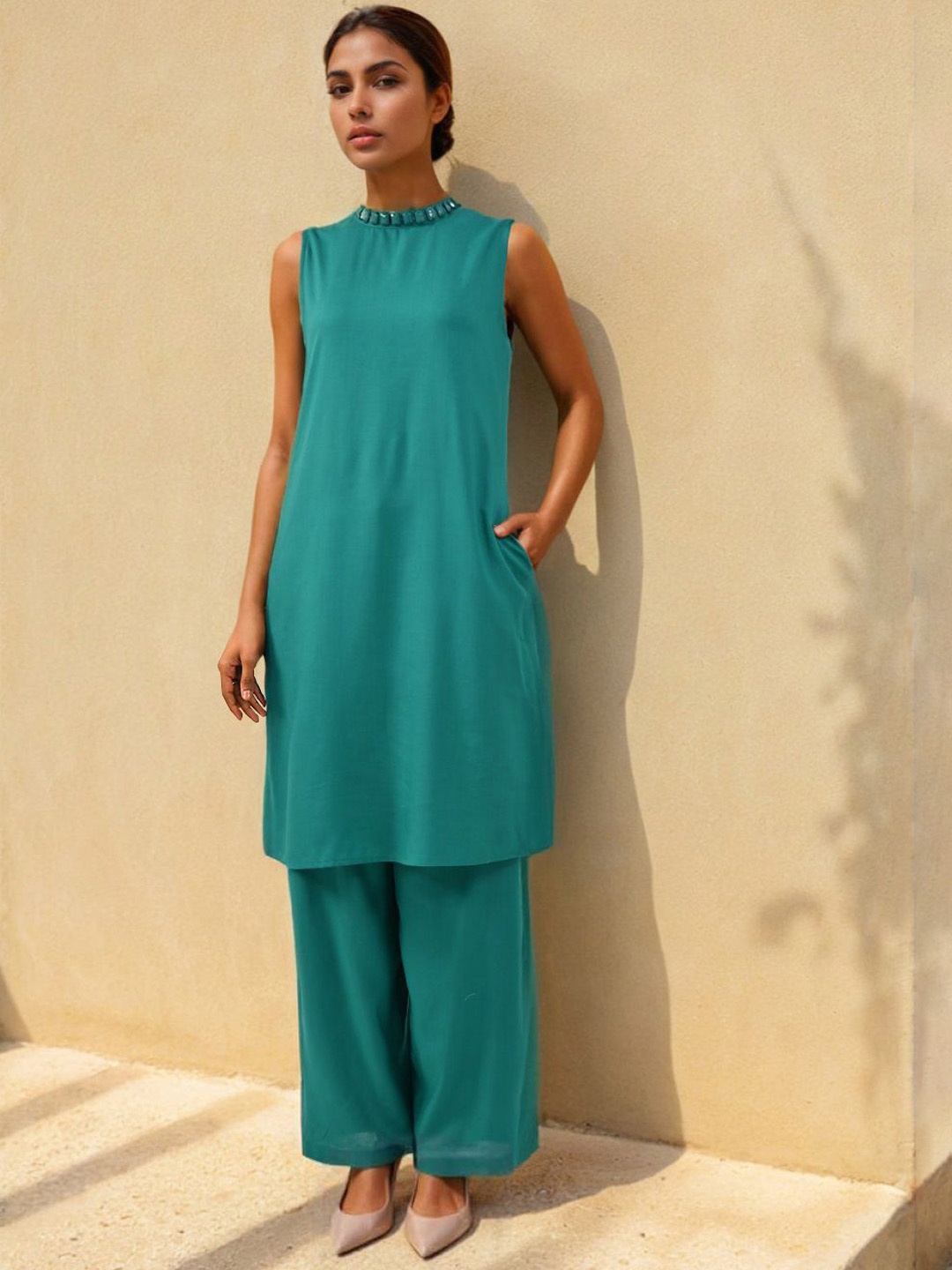 

DL Woman Sleeveless Tunic With Trousers Co-OrdS, Green