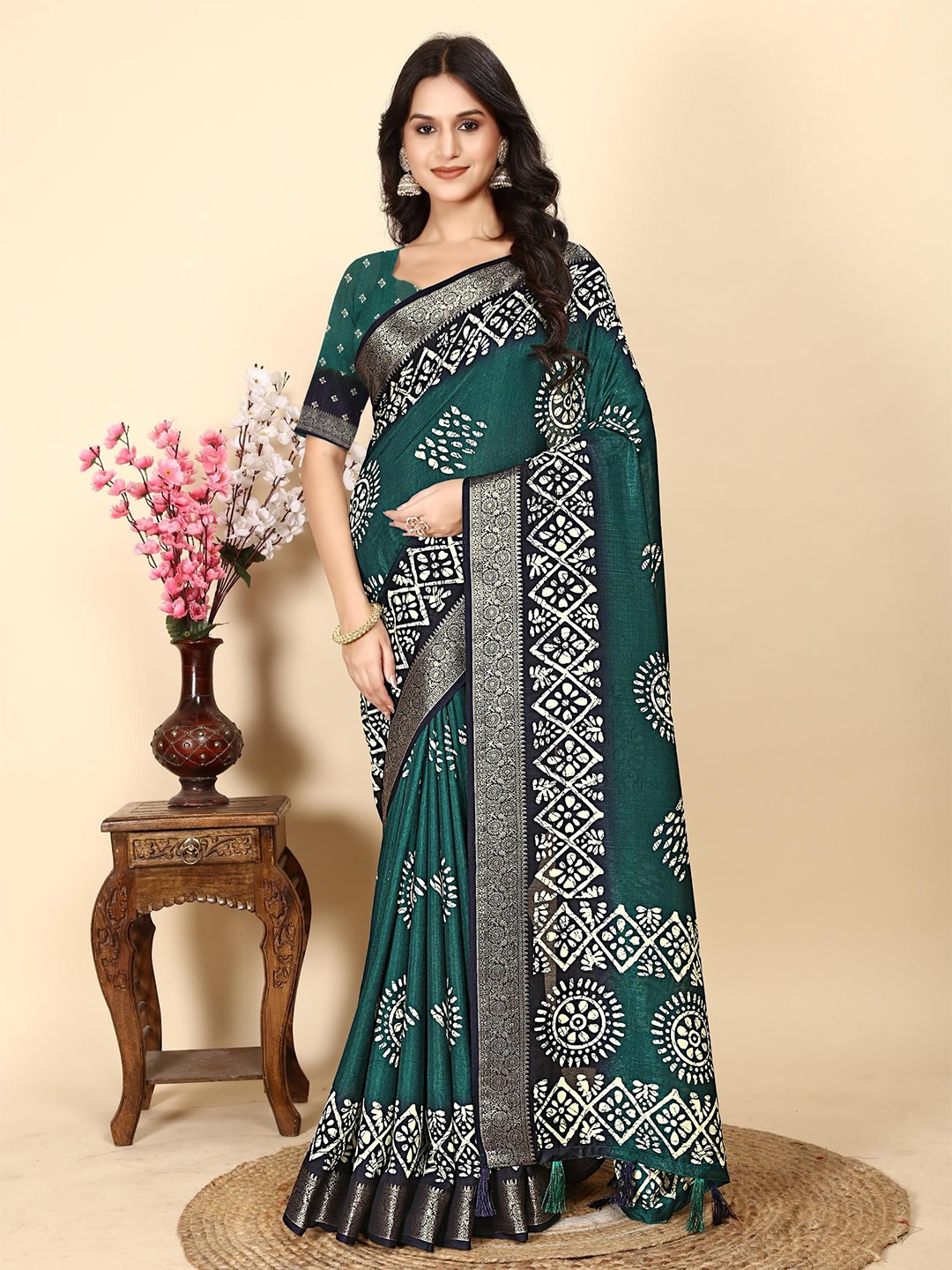 

J 6 DESIGNER Ethnic Motifs Zari Designer Block Print Saree, Green