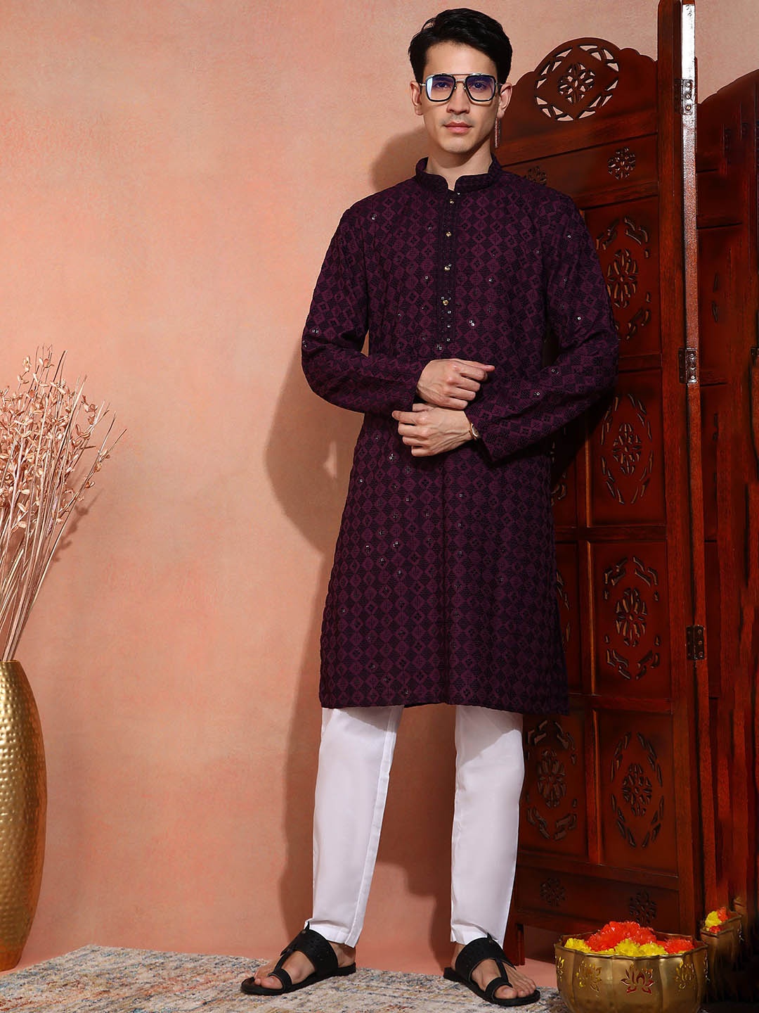 

SWAGG INDIA Men Ethnic Motifs Embroidered Chikankari Kurta, Purple