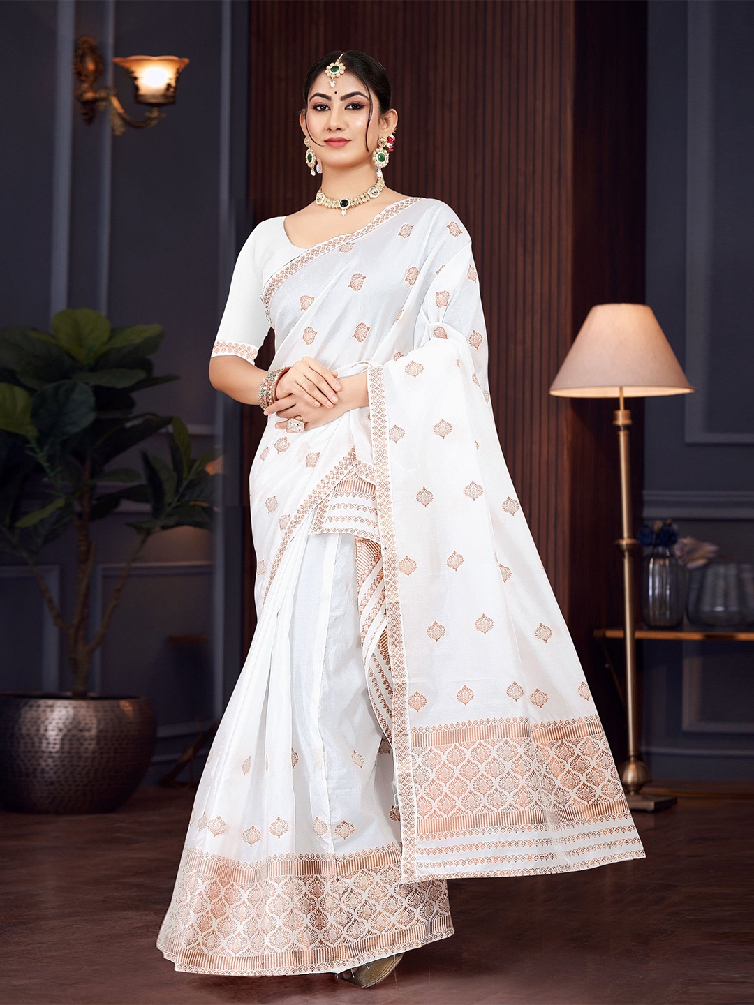 

KAMDAR Jacqaurd Weave Assamese Mekhela Chador with Zari Work, White