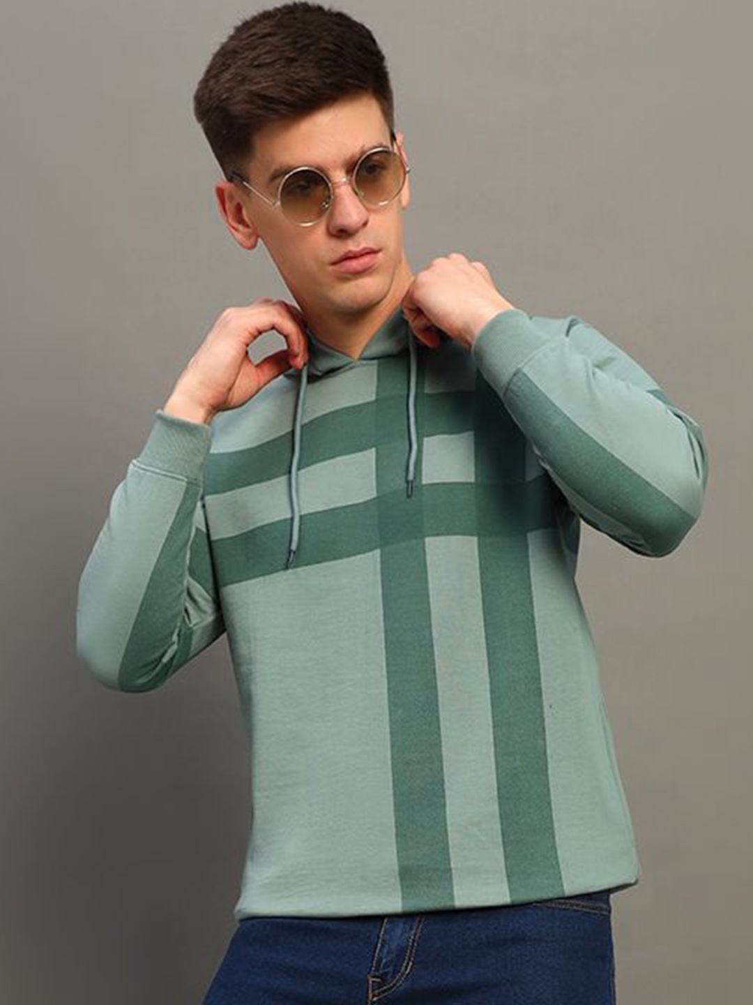 

THE CASUALS Men Colourblocked Hooded Sweatshirt, Blue