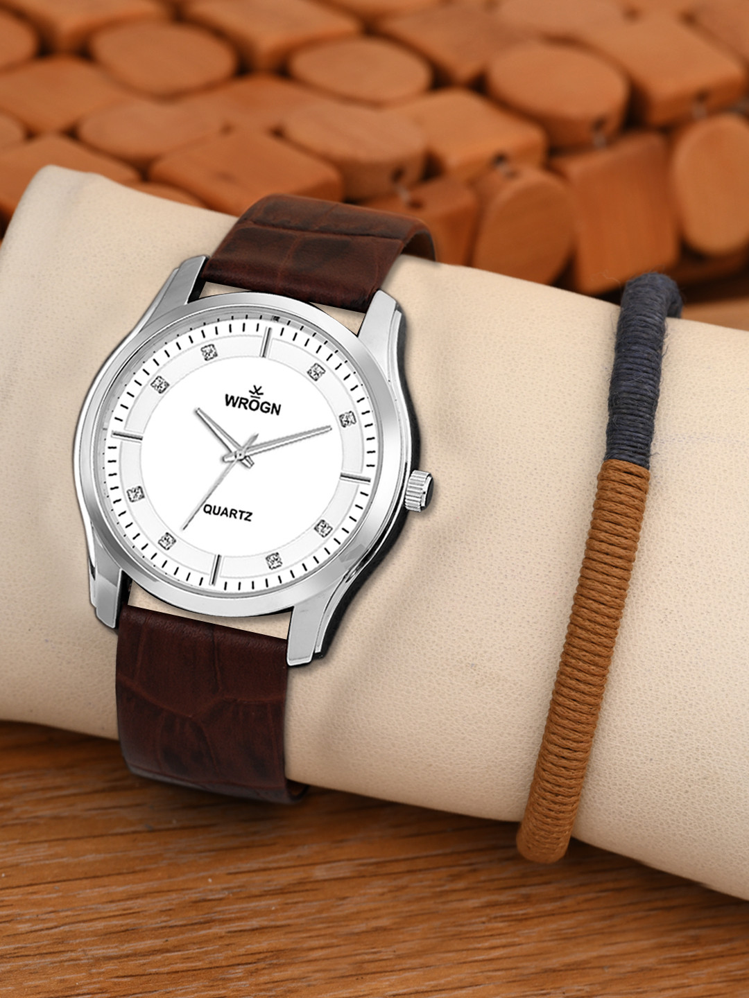 

WROGN Men Analog Watch & Leather Bracelet Gift Set, White