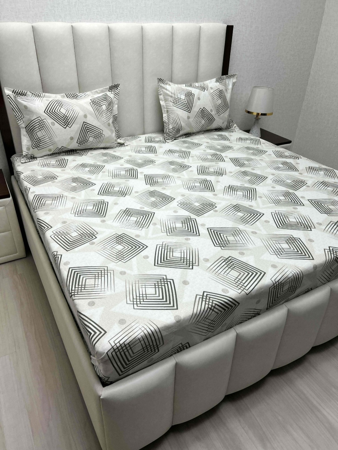 

Pure Decor Royal Passion Beige Printed 380TC Pure Cotton Queen Bedsheet Set 2.28m x 2.54m