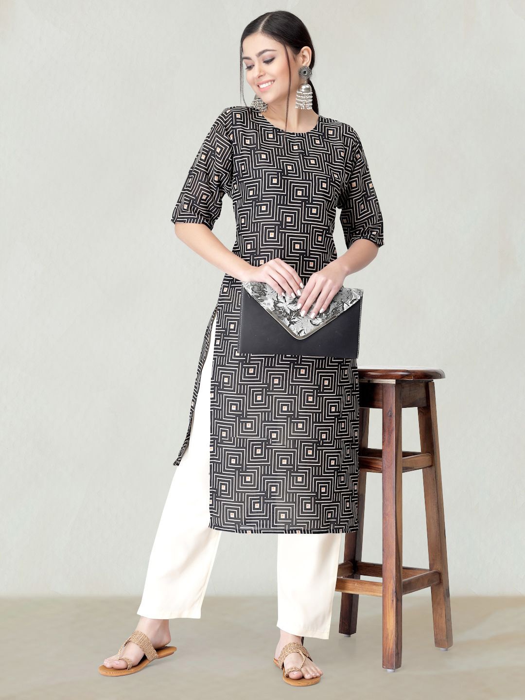 

Moda Rapido Geometric Printed Round Neck Straight Kurta, Black