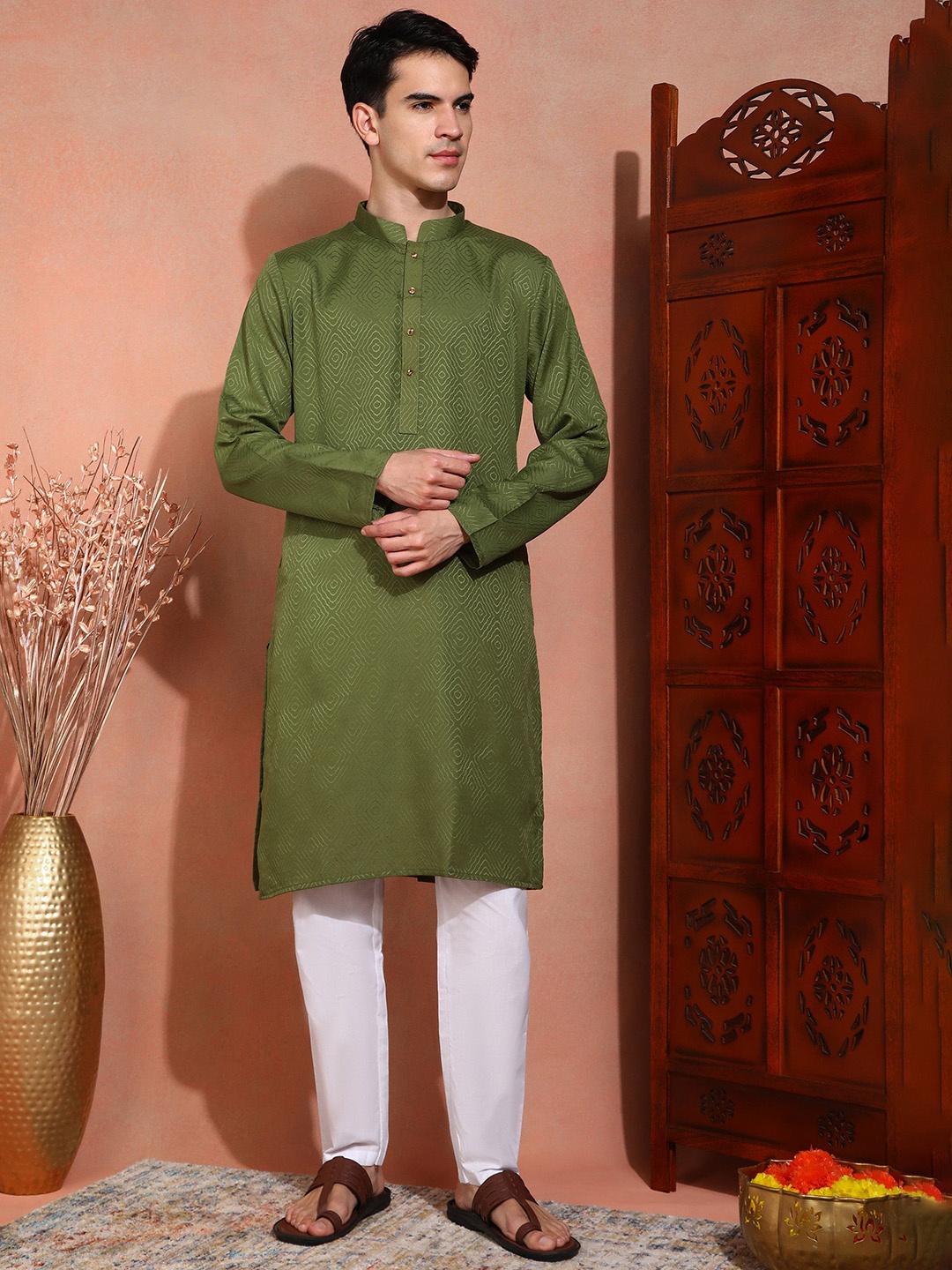 

SWAGG INDIA Men Kurta, Green