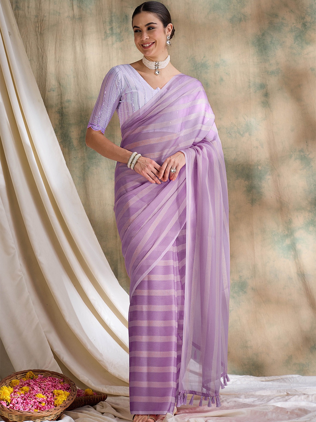 

DEVATITHI Striped Silk Blend Saree, Lavender