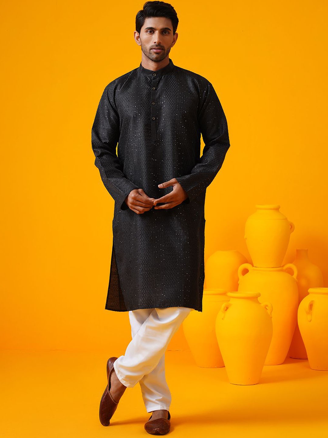 

SOJANYA Geometric Embroidered Band Collar Thread Work Straight Kurtas, Black