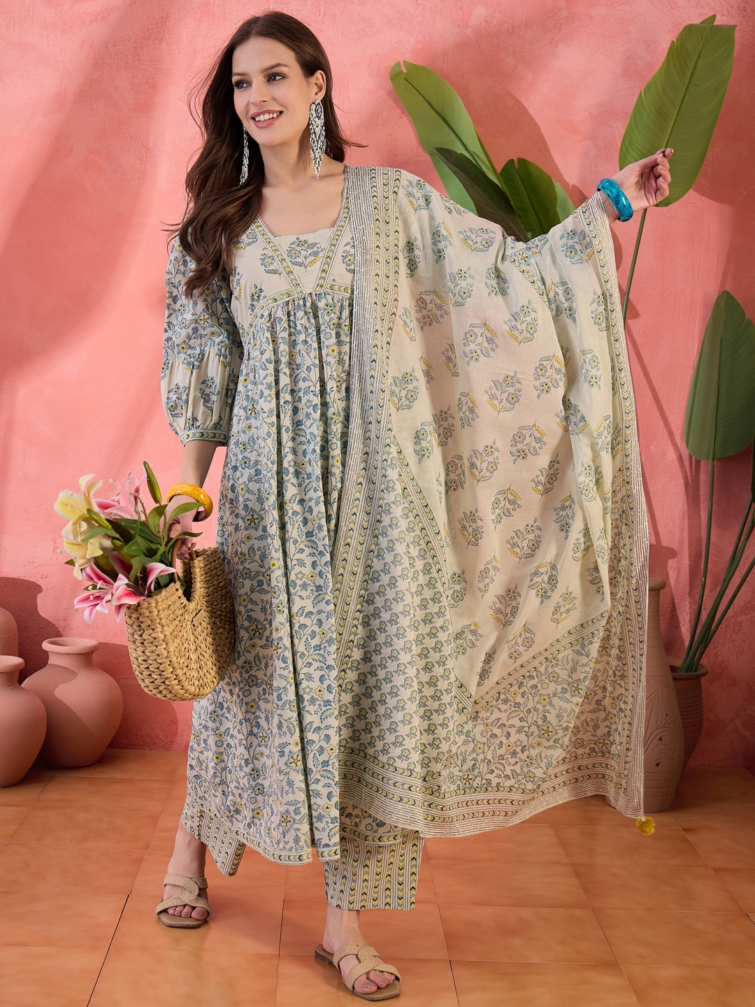 

Sangria Printed Pure Cotton Kurta Trousers & Dupatta, Grey