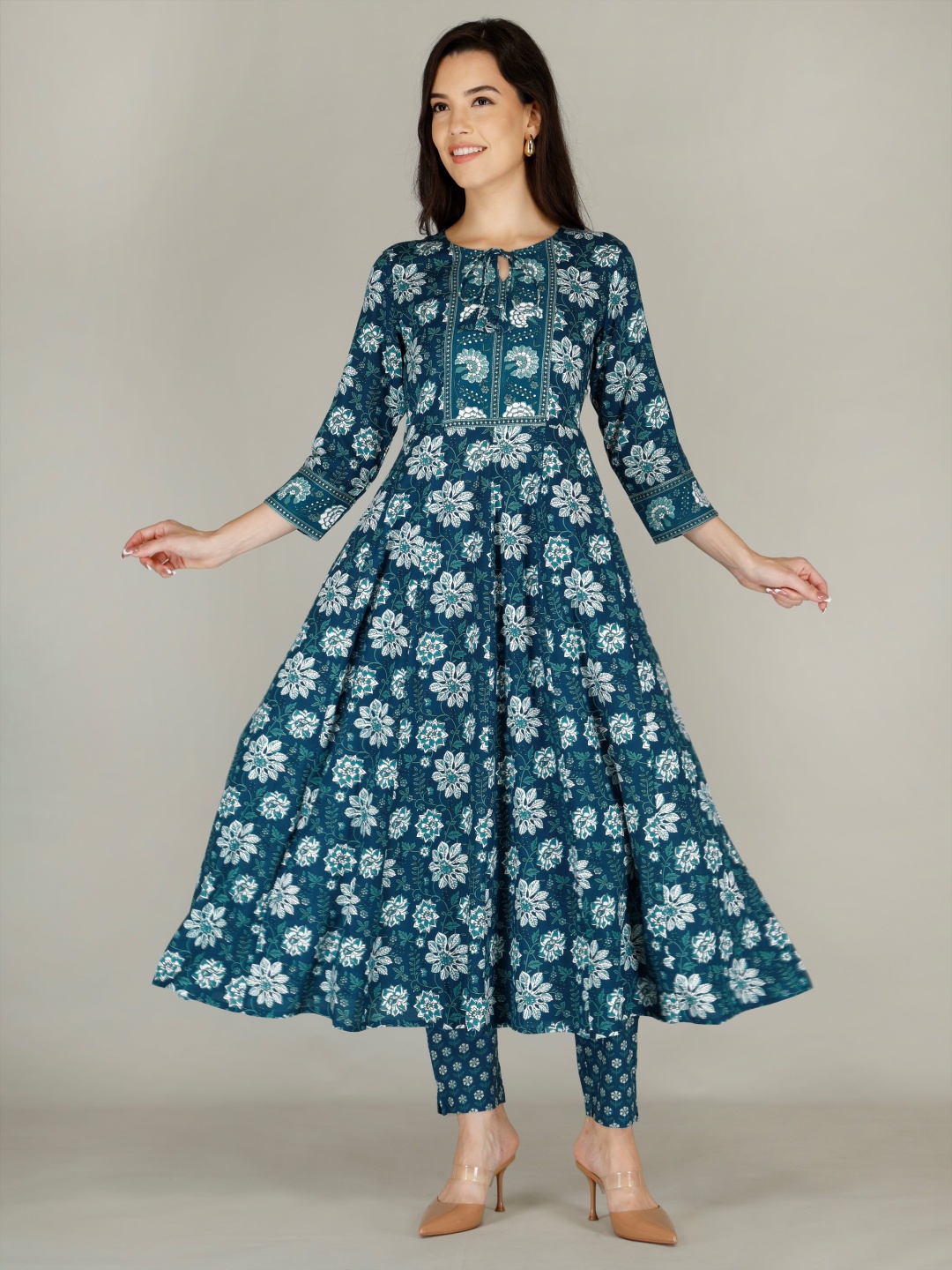 

AJ ART Women Floral Printed Regular Kurti with Trousers, Blue