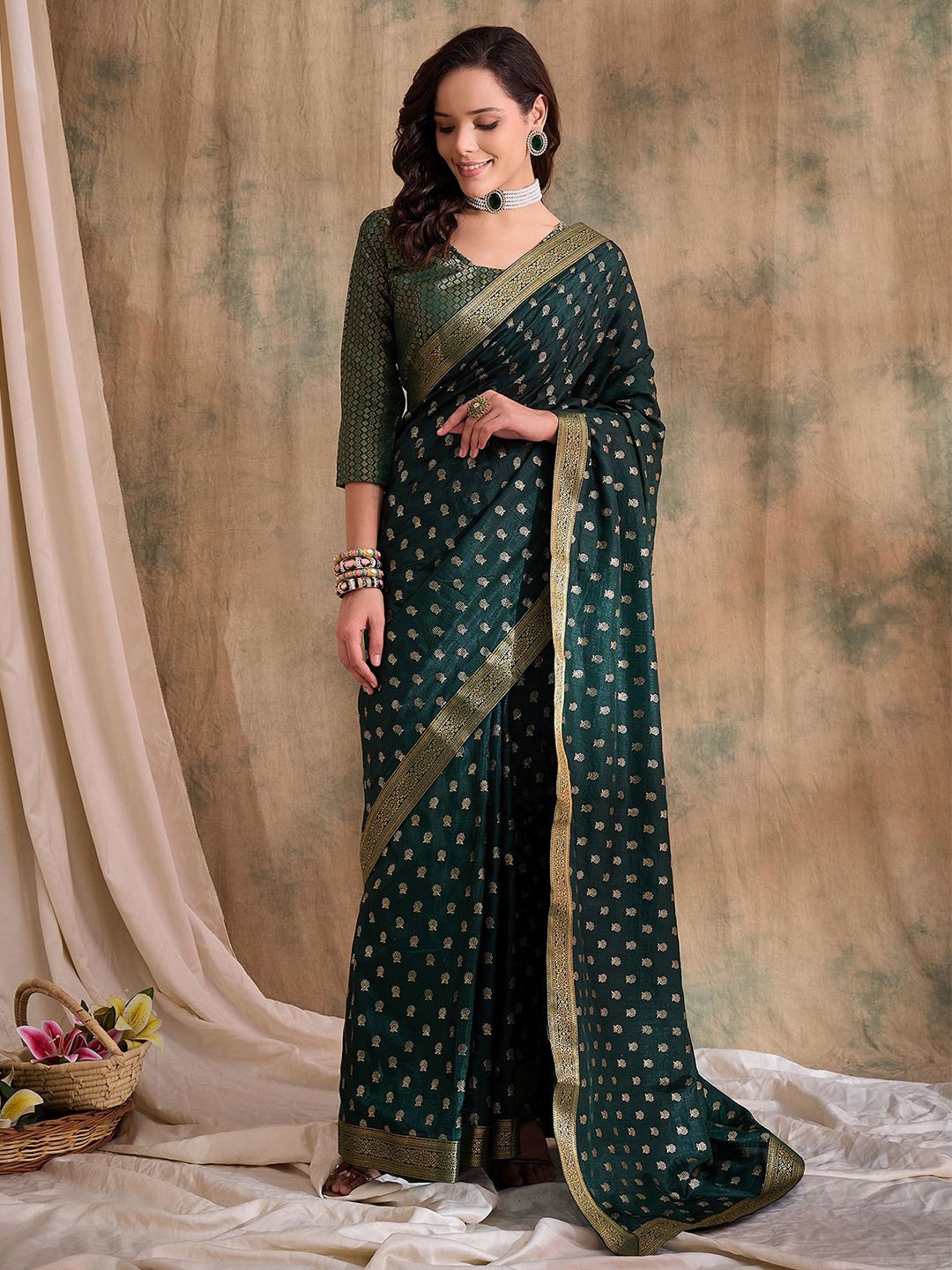 

DEVATITHI Mehandi Green Vichitra Saree