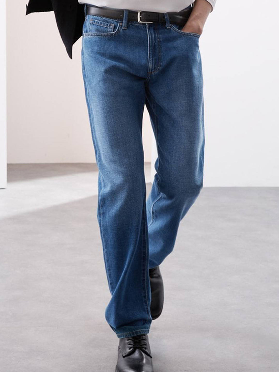

Marks & Spencer Men Slim Fit Light Fade Jeans, Blue