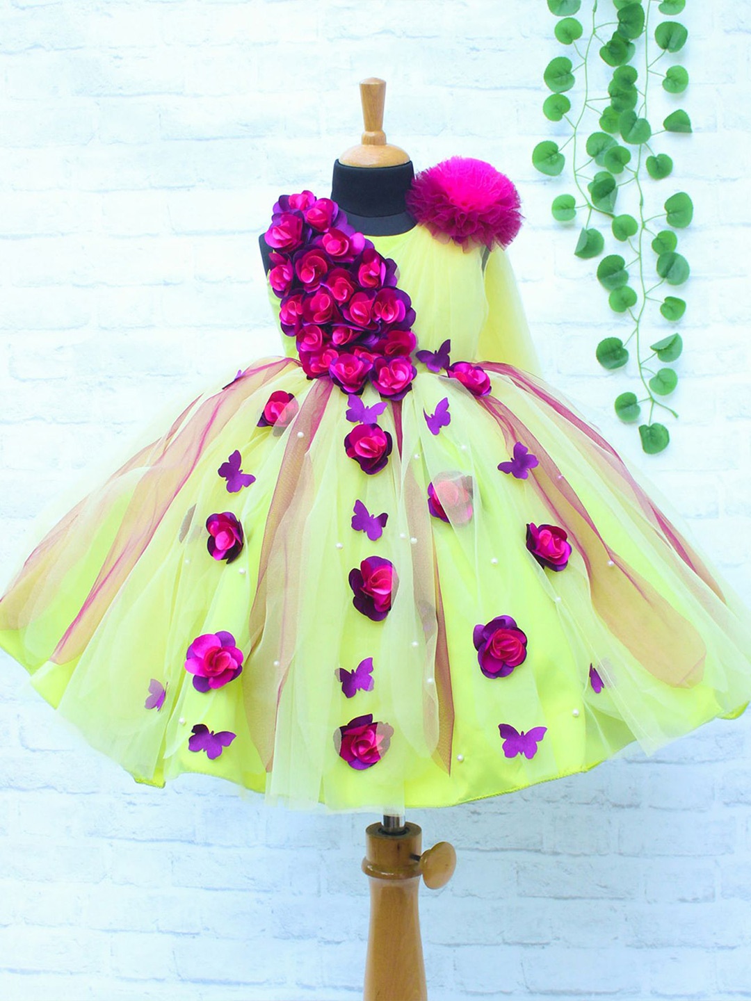 

Li & Li Boutique Girls Li&Li Boutique Light Lime Green & Purple Combo Saree Flower Frock