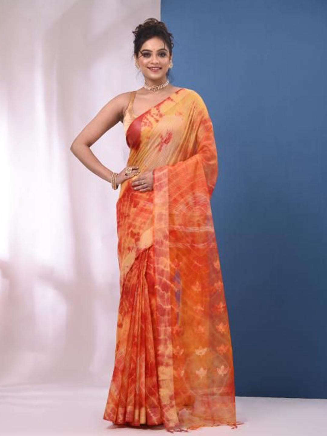 

VIBHAVARI tie n& dye Silk Blend Saree, Orange