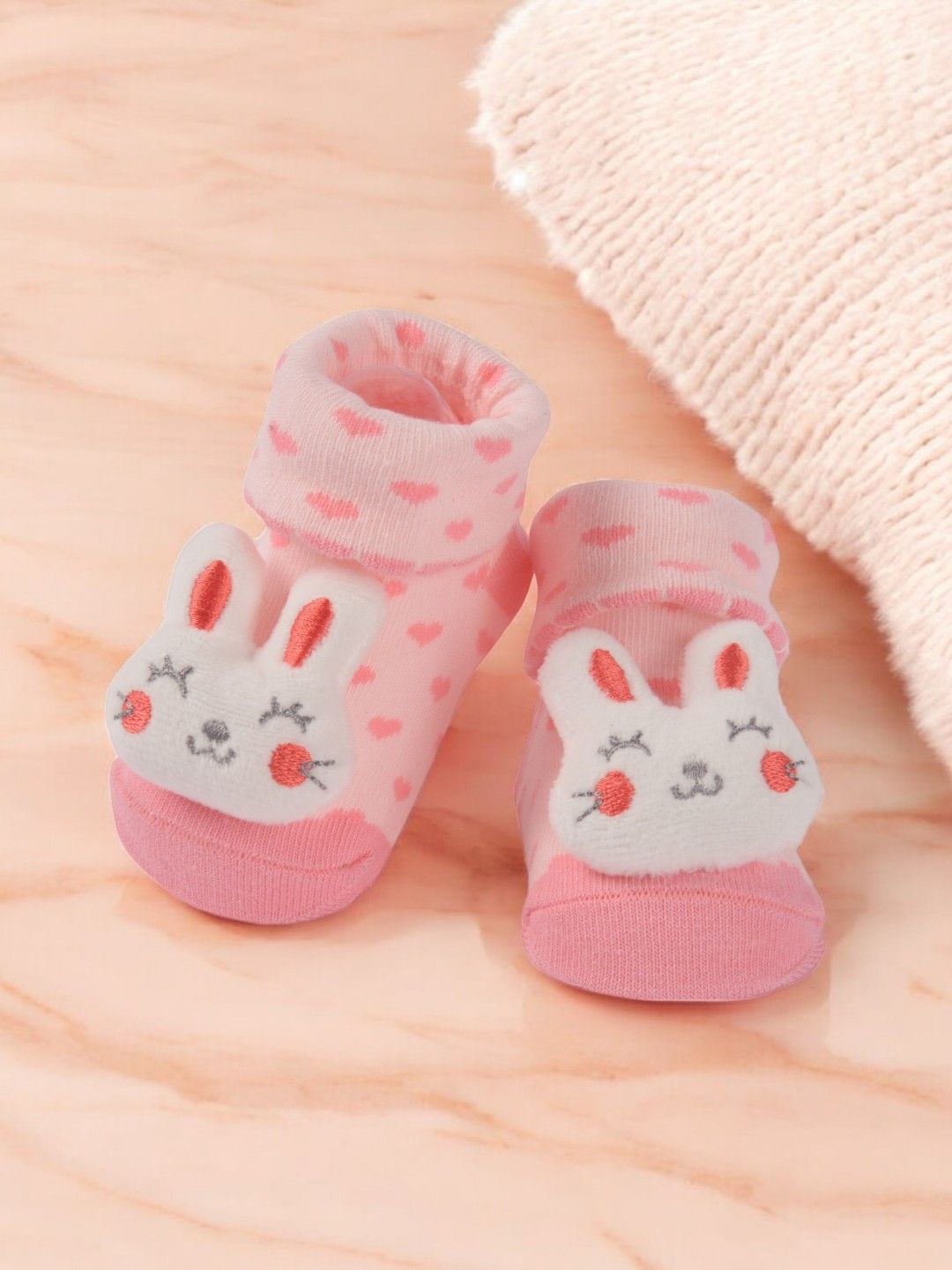 

Yellow Bee Girls Printed Ankle Length Socks, Pink