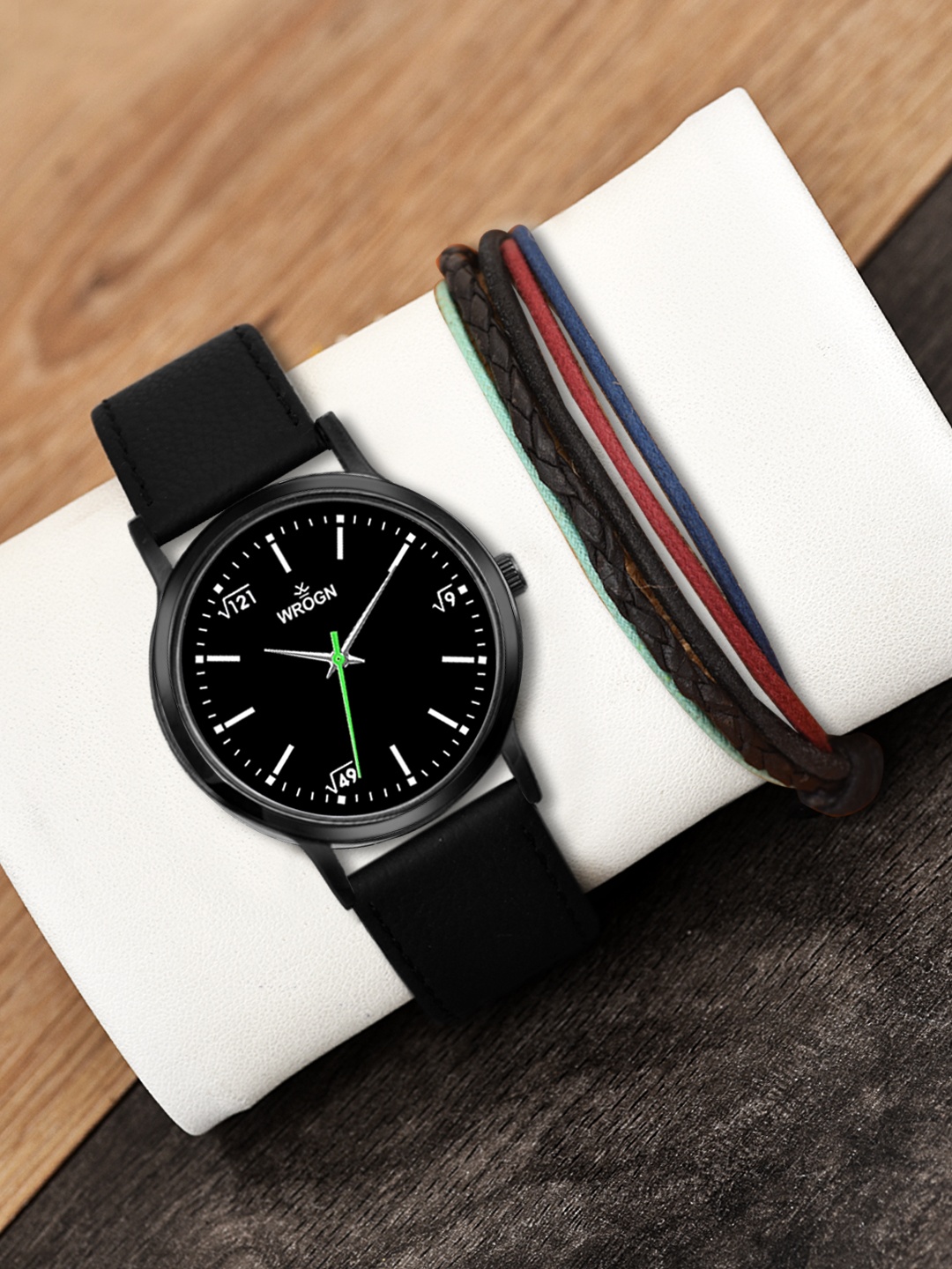 

WROGN Men Analog Watch & Leather Bracelet Gift Set, Black