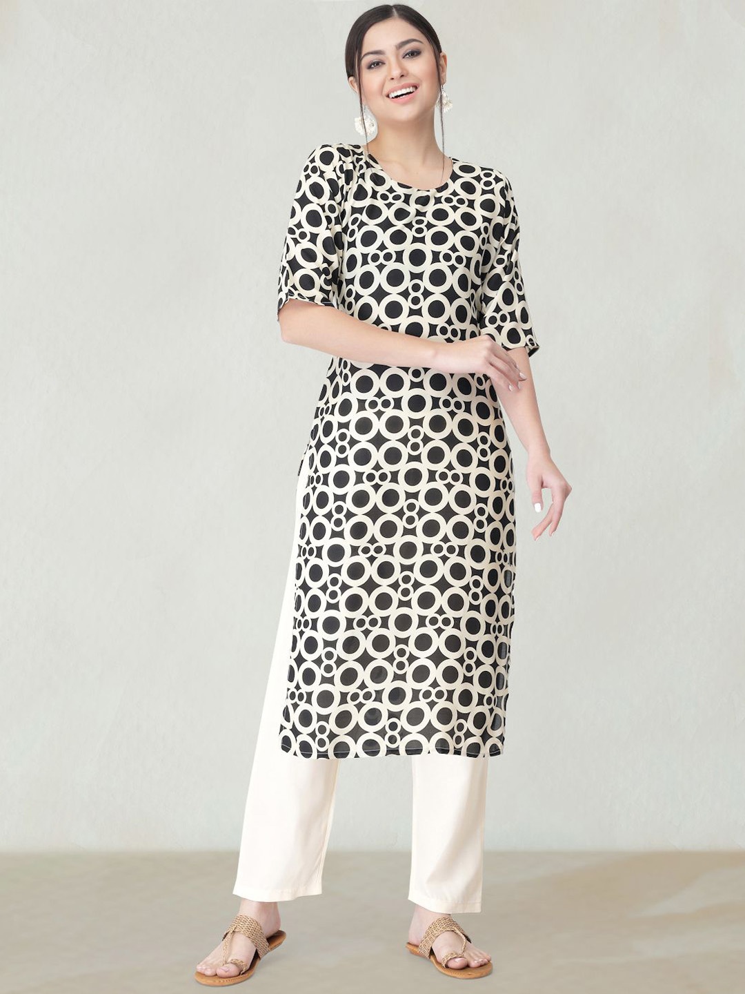 

Moda Rapido Geometric Printed Round Neck Straight Kurta, Black