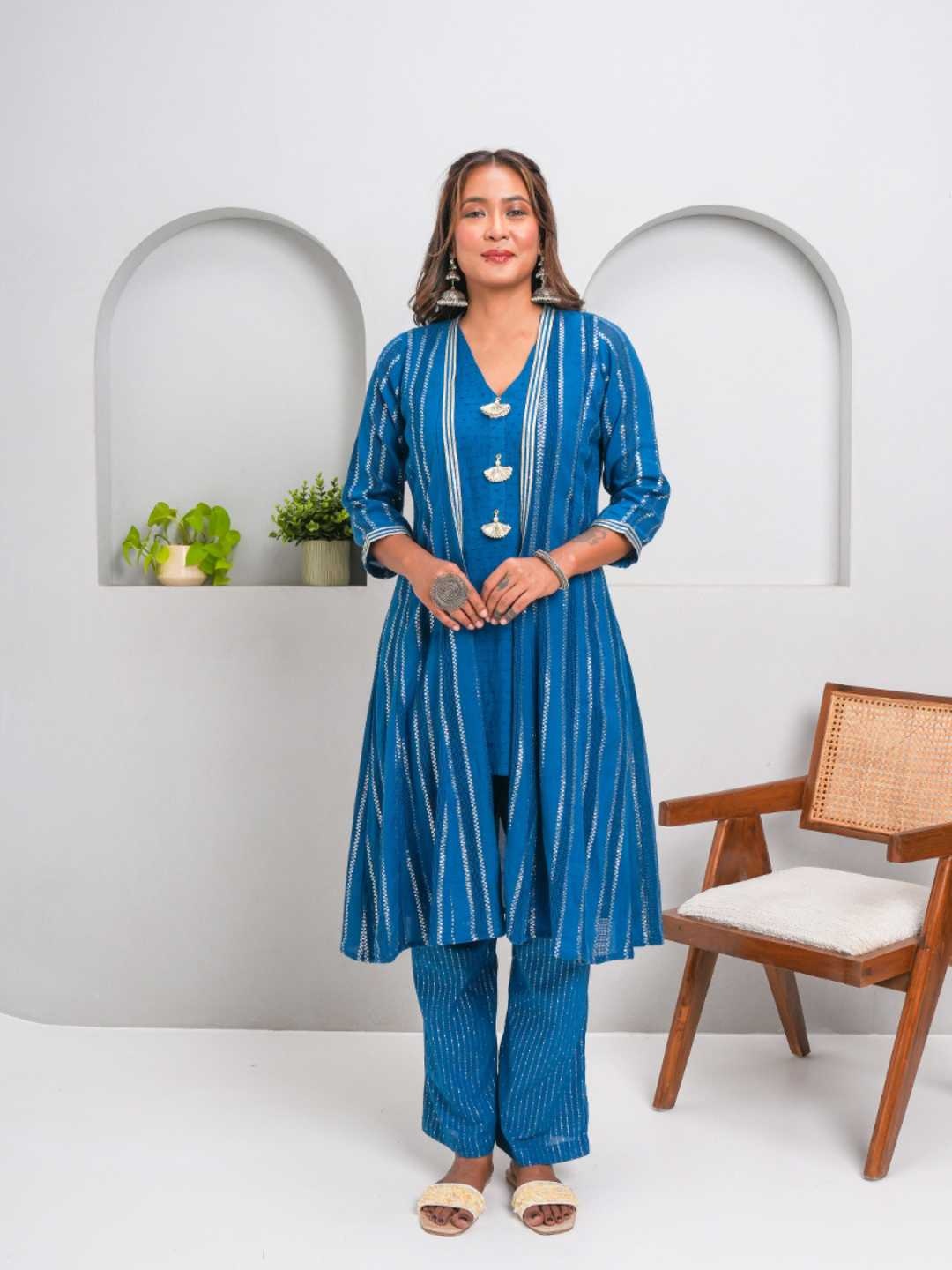 

Label Ishnya Printed V-Neck Pure Cotton Tunic With Trousers, Blue