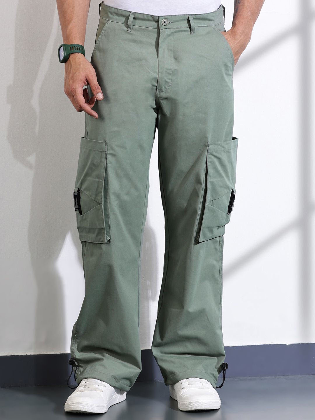 

Thomas Scott Men Cotton Mid-Rise Original Cargos Trousers, Green