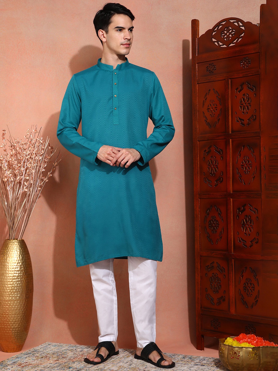 

SWAGG INDIA Men Ethnic Motifs Embroidered Kurta, Teal