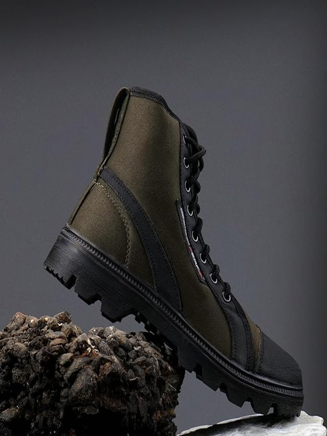 

Perf Men Kangaroo Outdoor Trekking Safety Jungle Boots, Green