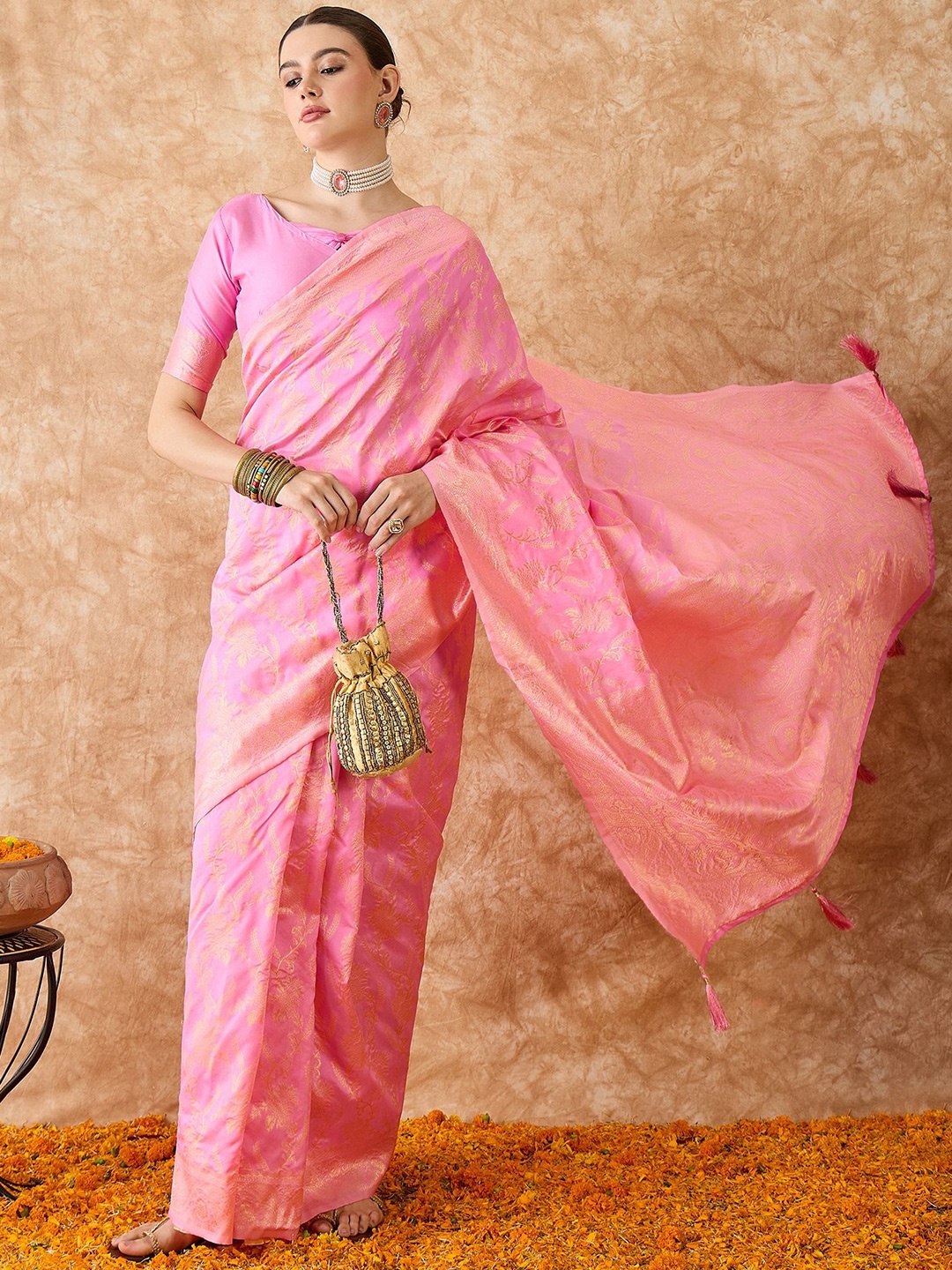 

DEVATITHI Baby Pink Banarasi Silk Saree