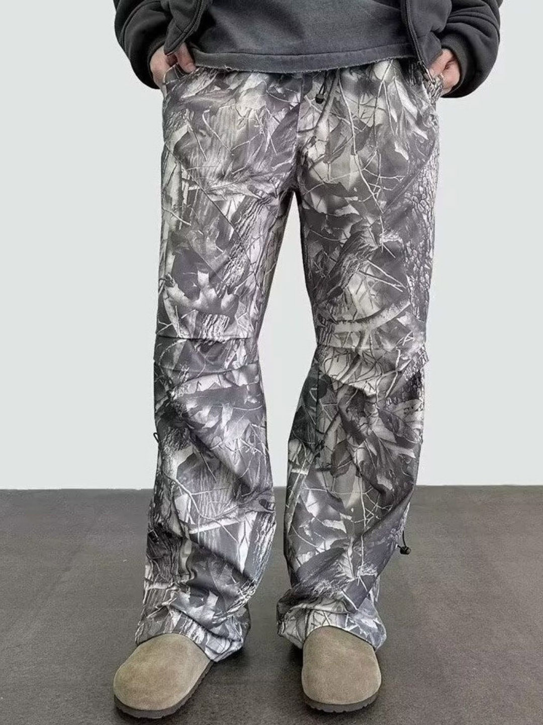 

HERE&NOW Men Straight Fit Printed Jeans, Grey