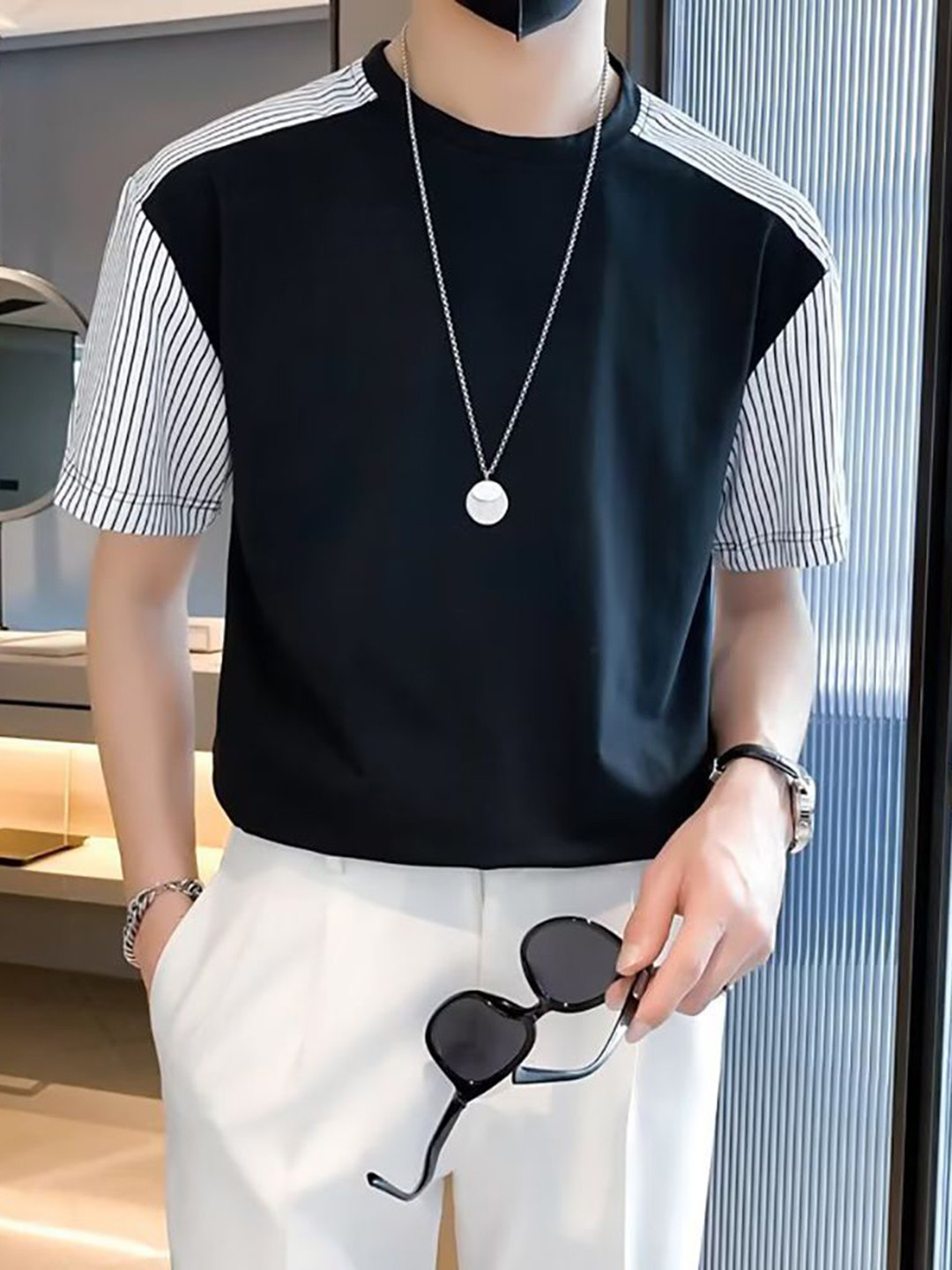 

StyleCast x Revolte Men Striped Raw Edge T-shirt, Black