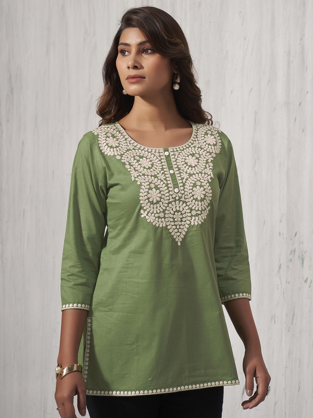 

Anouk Geometric Embroidered Gotta Patti Pure Cotton Gotta Patti Kurti, Green