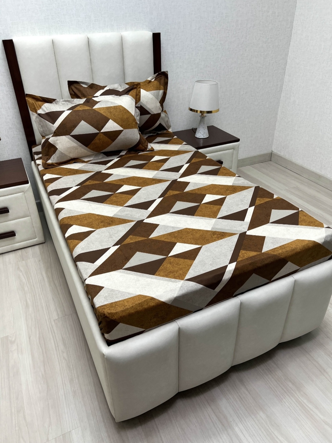 

Pure Decor Lounge Fur Brown Printed Cotton 240 TC Single Bedsheet Set-2.36 m x 1.73 m
