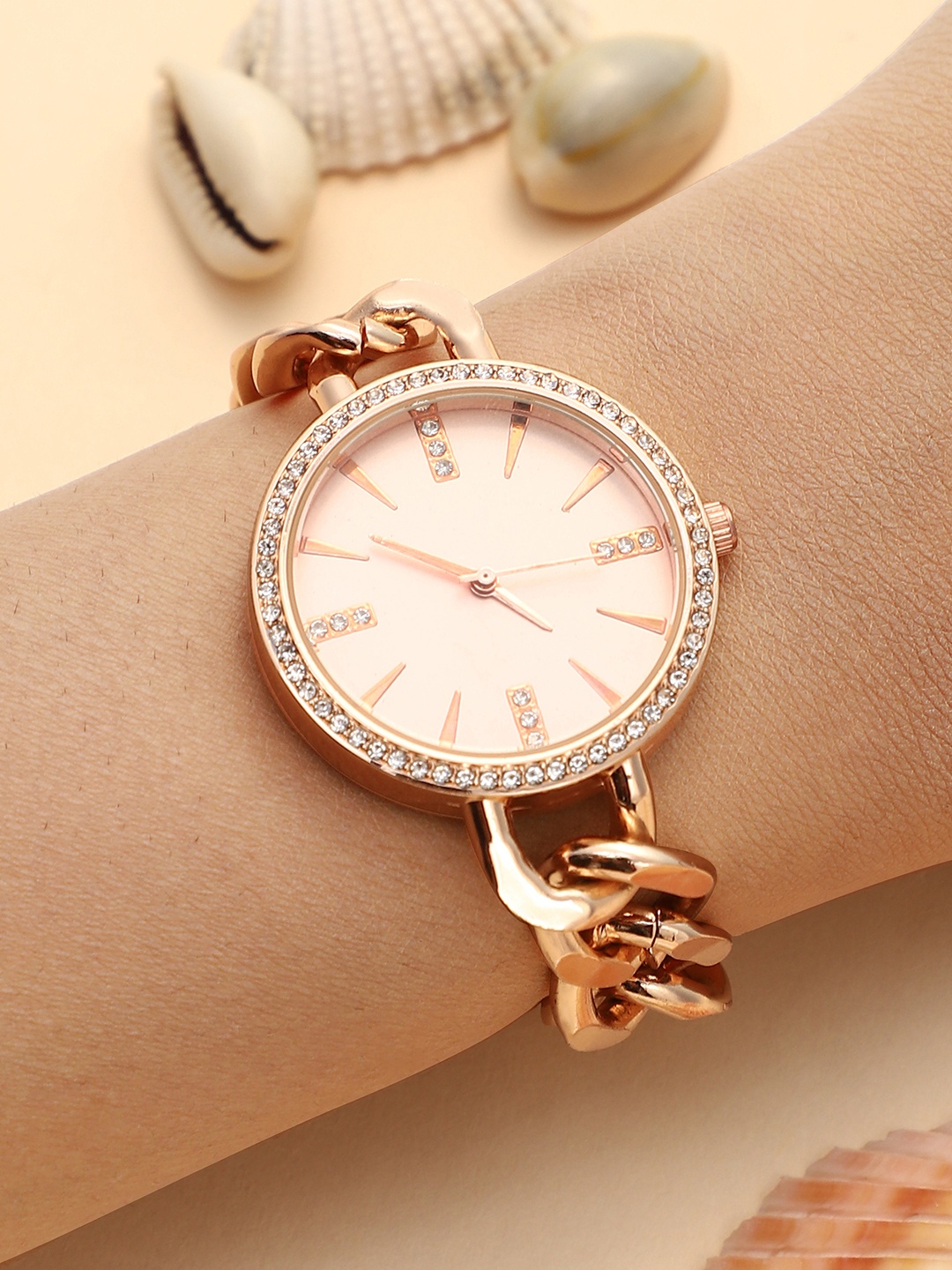 

HAUTE SAUCE by Campus Sutra Women's The Chainlink Gem Round Watch - Rose Gold