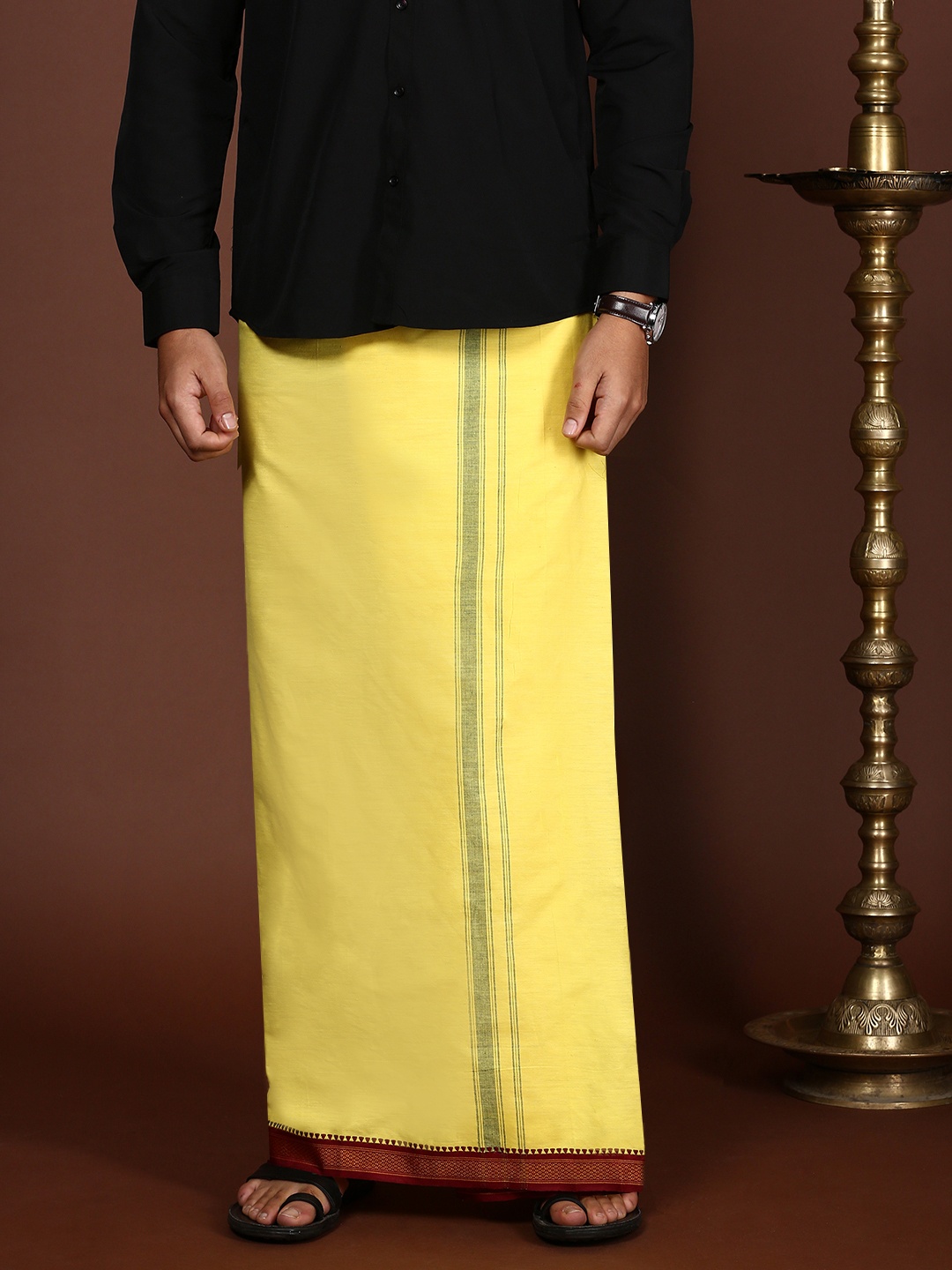 

Devala Weavers Society Men Pure Cotton Single Layer Yellow Dhoti with Coloured Border